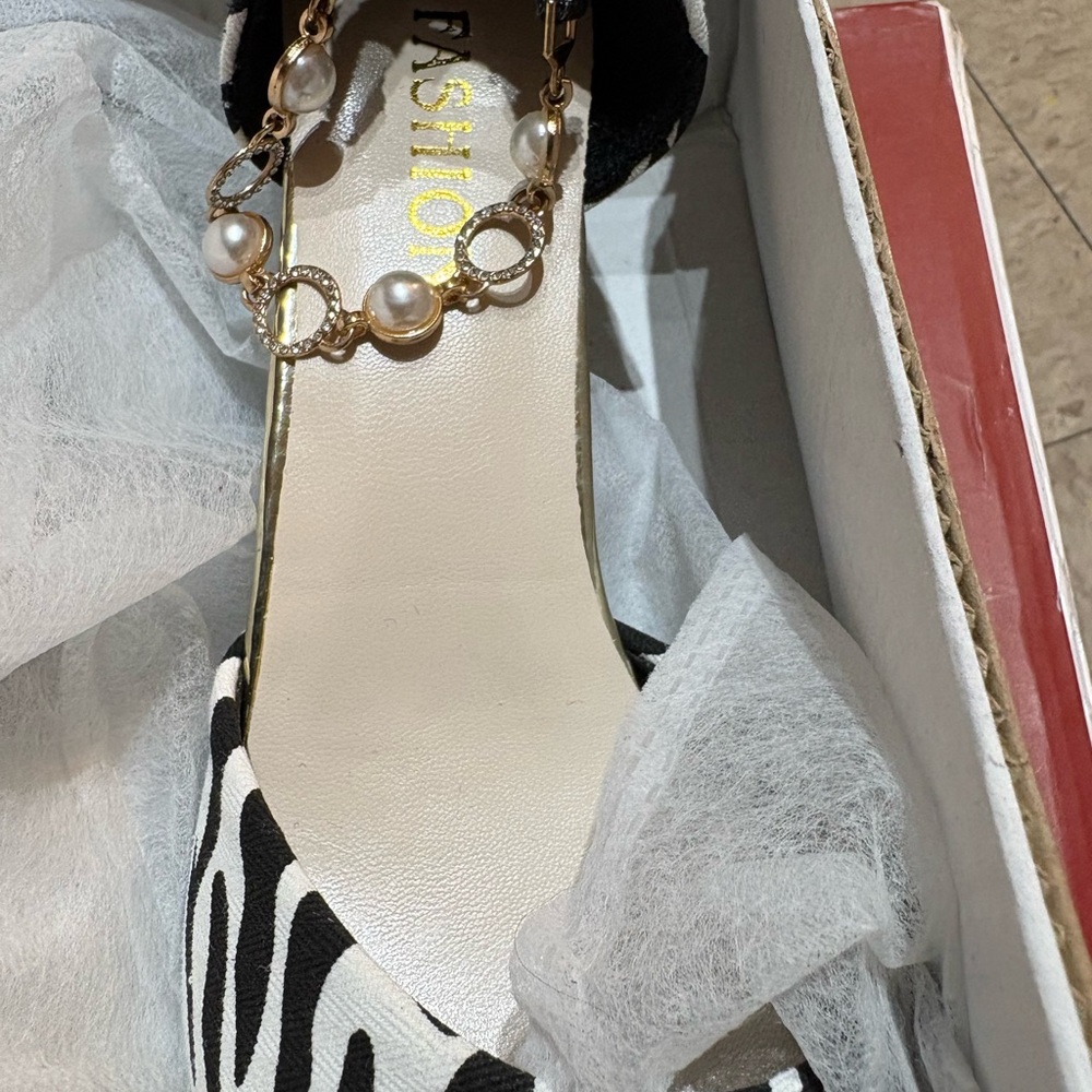 Zebra Print Women's Shoes - Picture 4 of 9